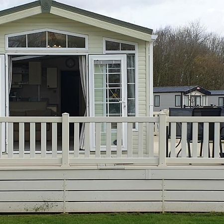 Villa Caravan In The Cotswolds Cirencester Exterior foto