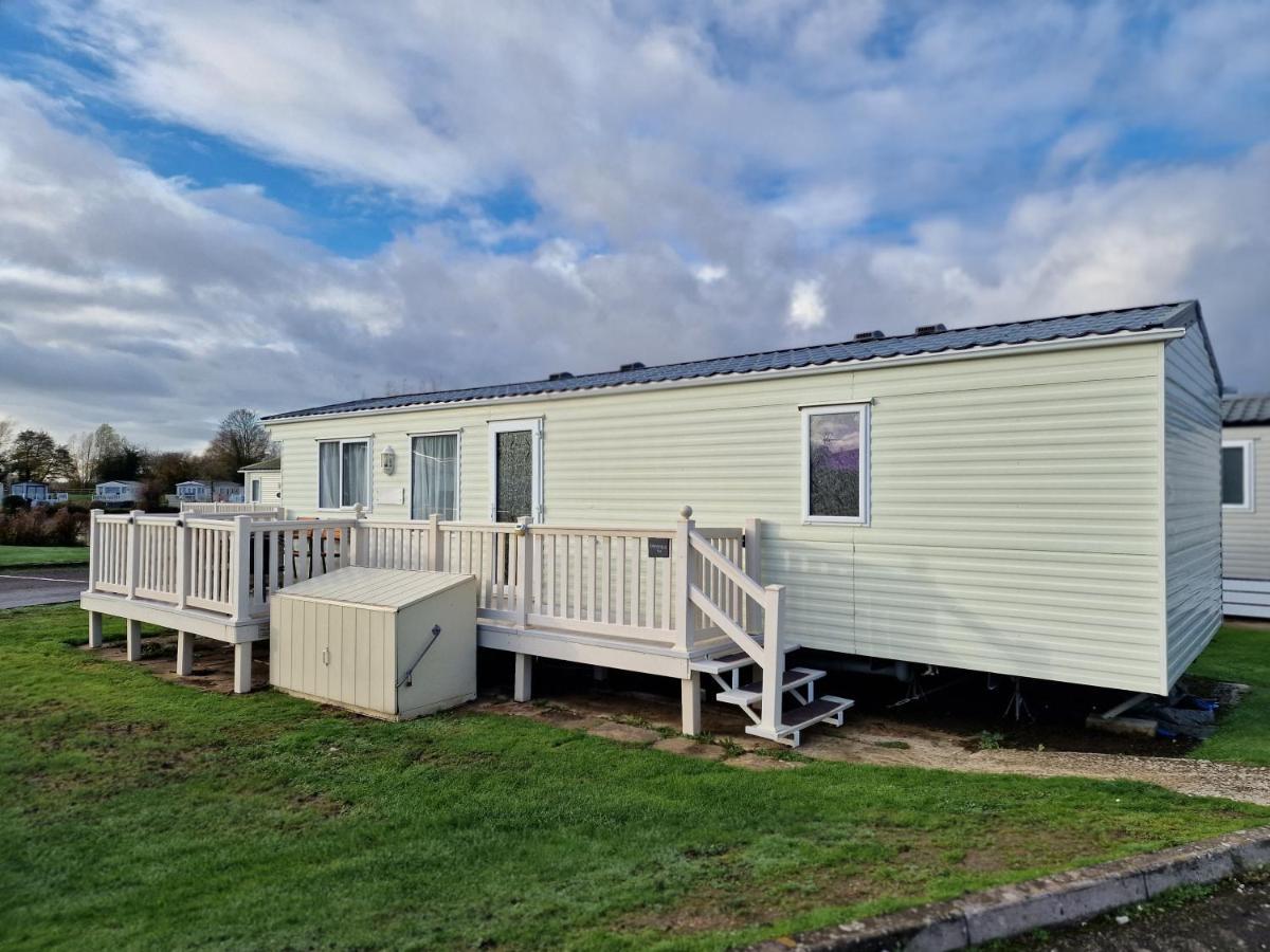Villa Caravan In The Cotswolds Cirencester Exterior foto