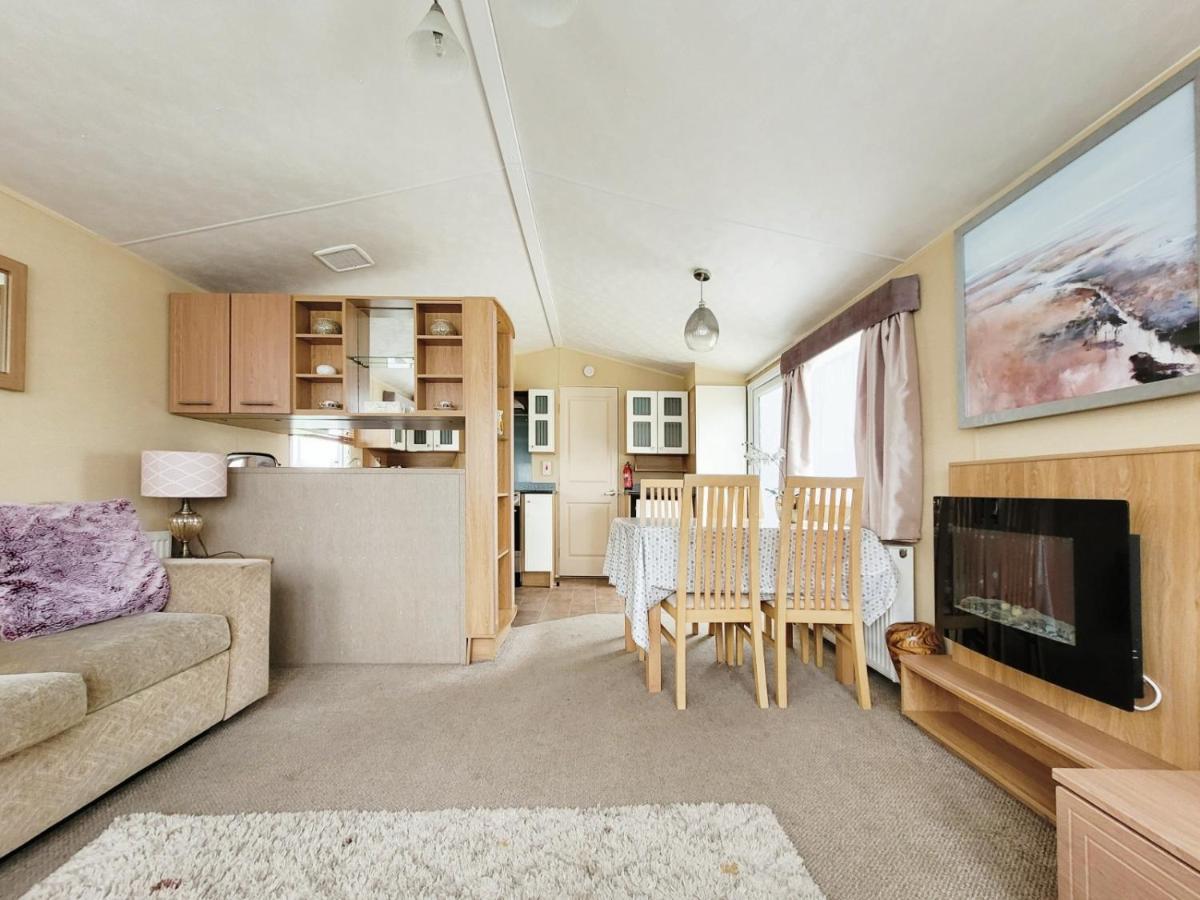 Villa Caravan In The Cotswolds Cirencester Exterior foto