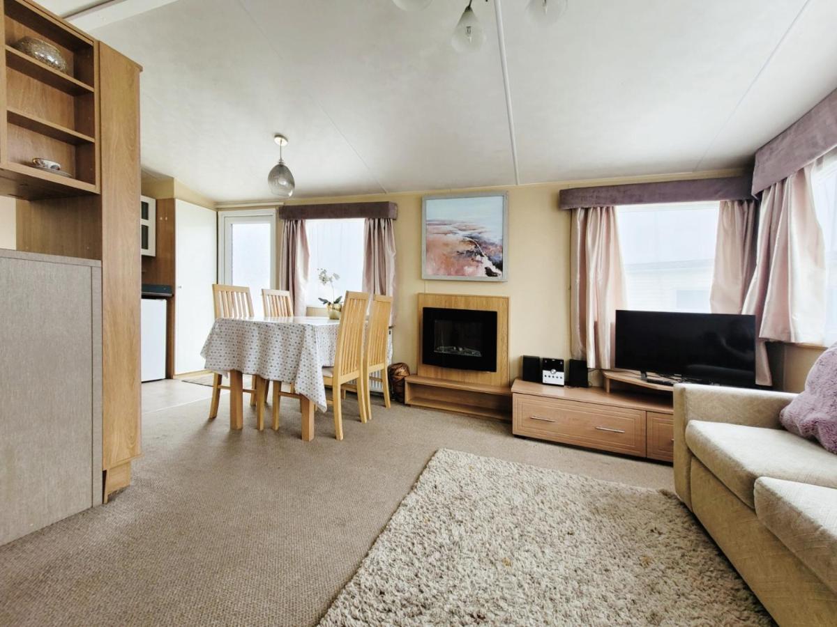 Villa Caravan In The Cotswolds Cirencester Exterior foto