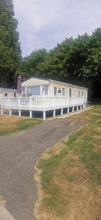 Villa Caravan In The Cotswolds Cirencester Exterior foto
