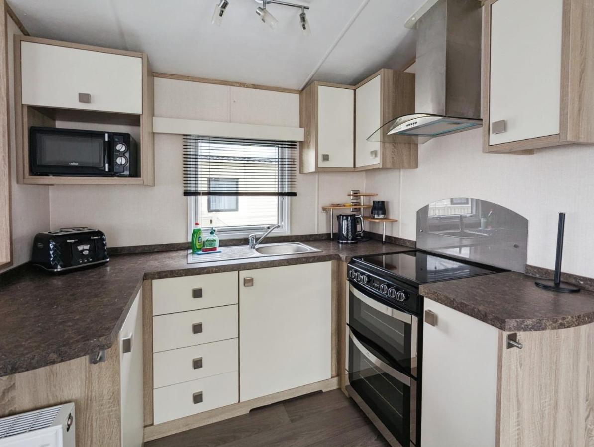 Villa Caravan In The Cotswolds Cirencester Exterior foto